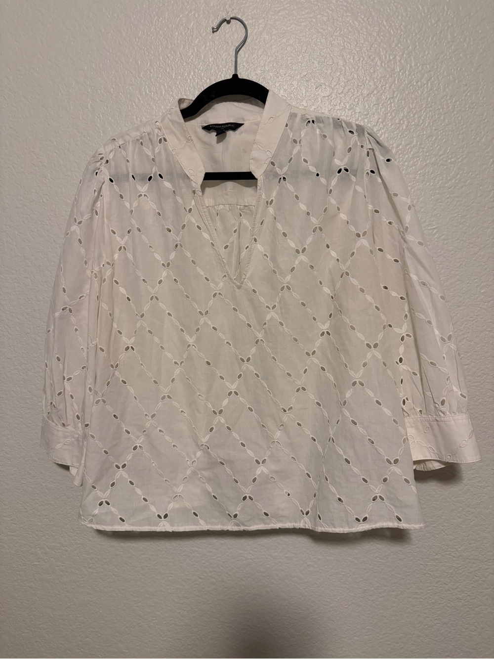 Banana Republic White Eyelet Split-Neck Top Large